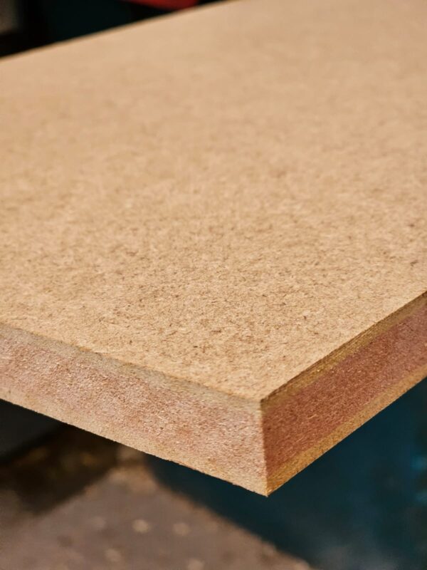 18mm CLASS B FR MDF 3050X1220